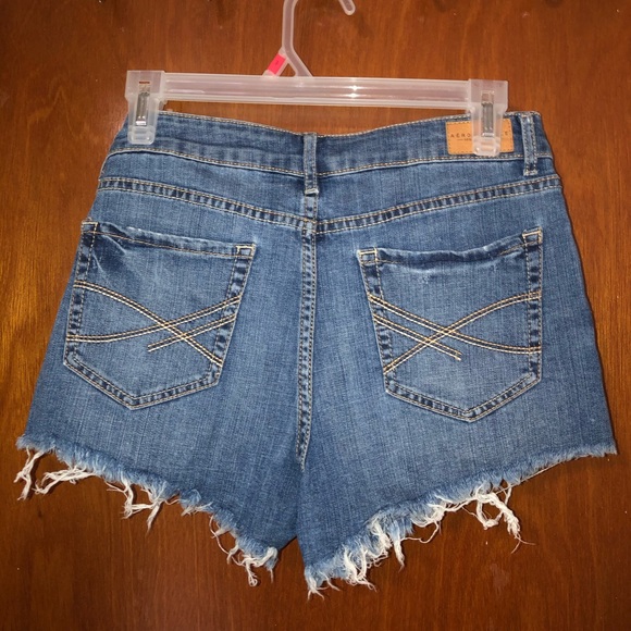High Waisted Denim Shorts - Picture 3 of 4